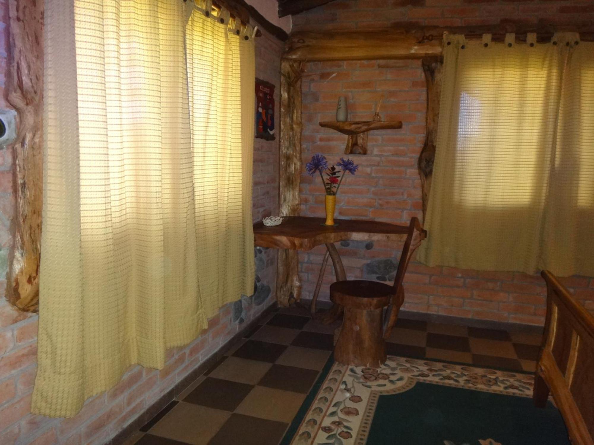 Zaysant Ecolodge Puembo Room photo